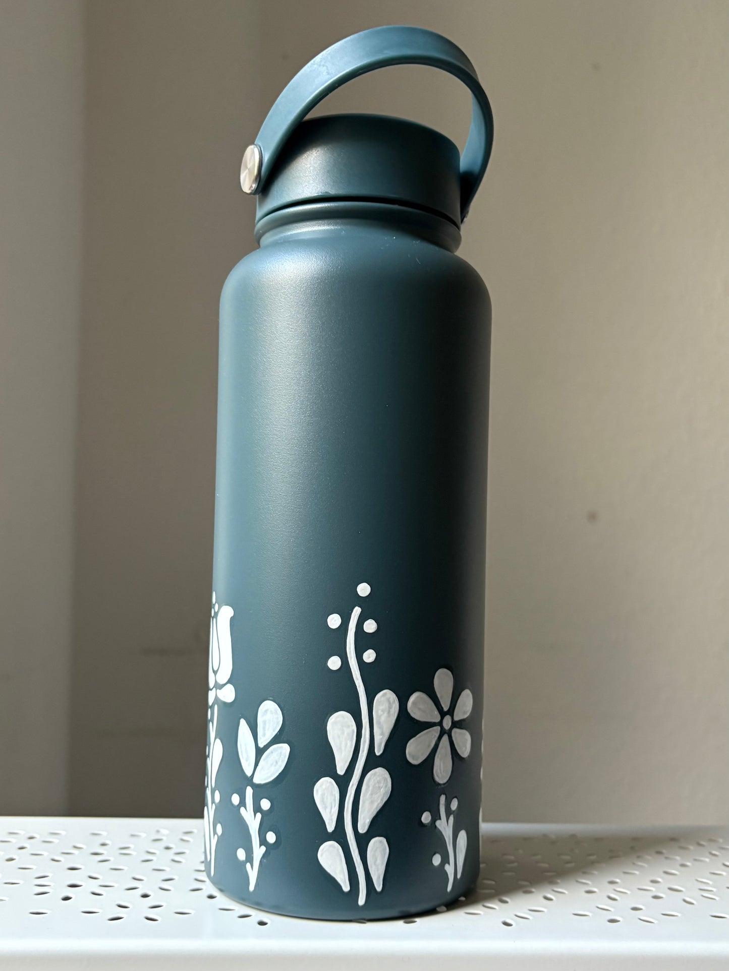 Bottom Floral Water bottle