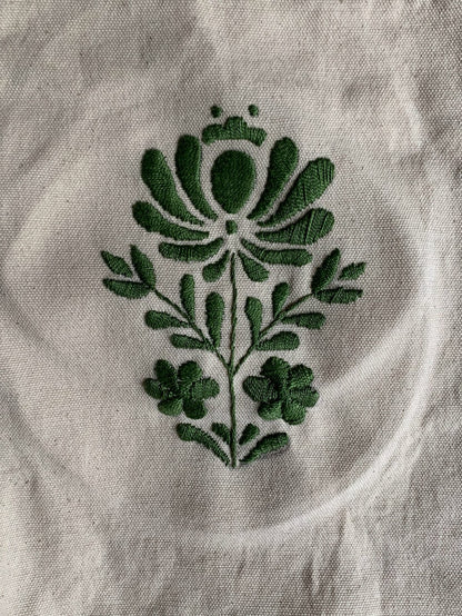 Zold Tote Bag