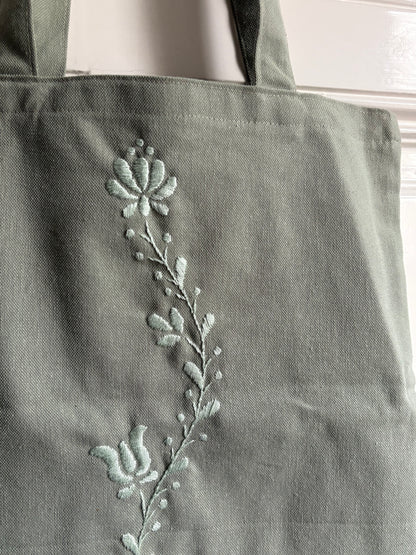 Zold Tote Bag