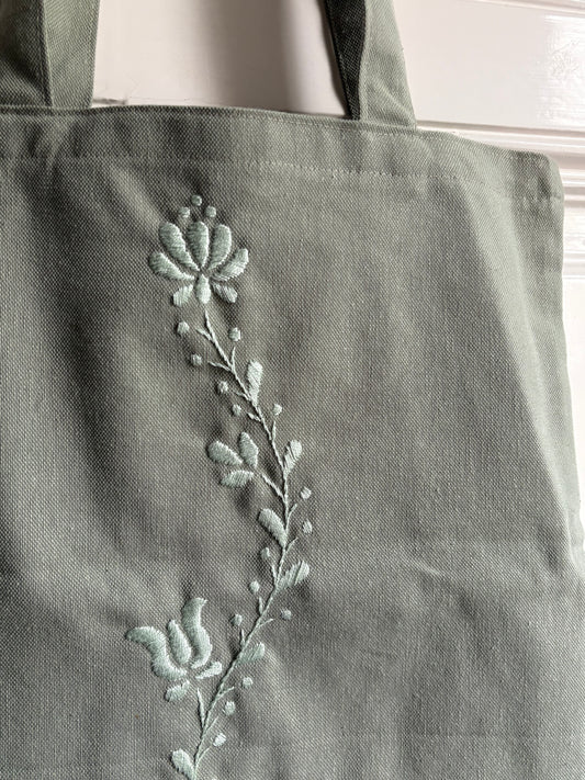 Zold Tote Bag