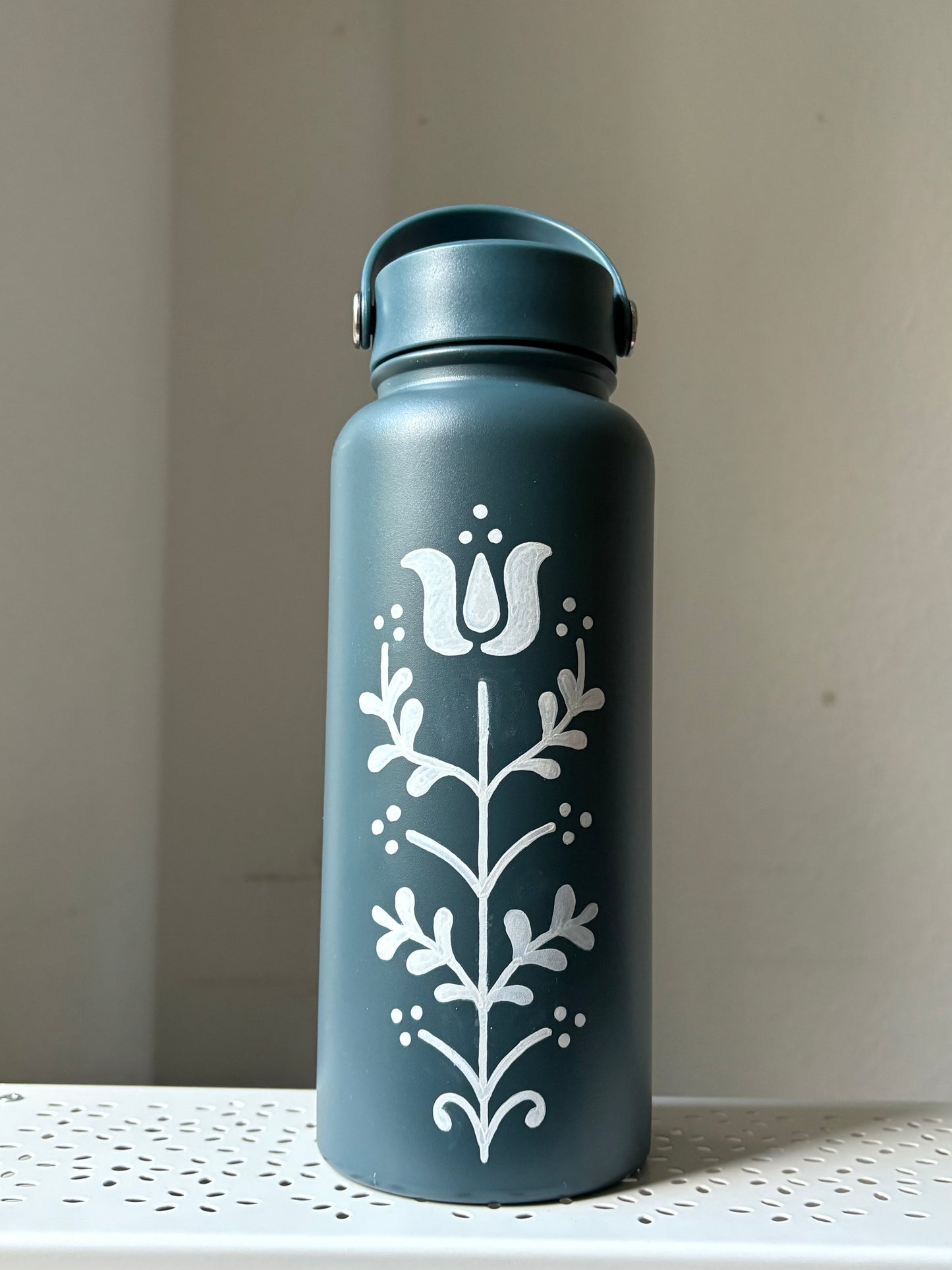 Symmetric Watter Bottle