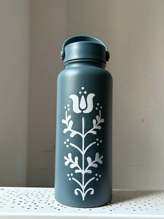 Symmetric Watter Bottle