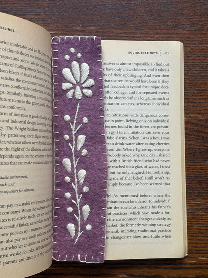 Lila Bookmarker