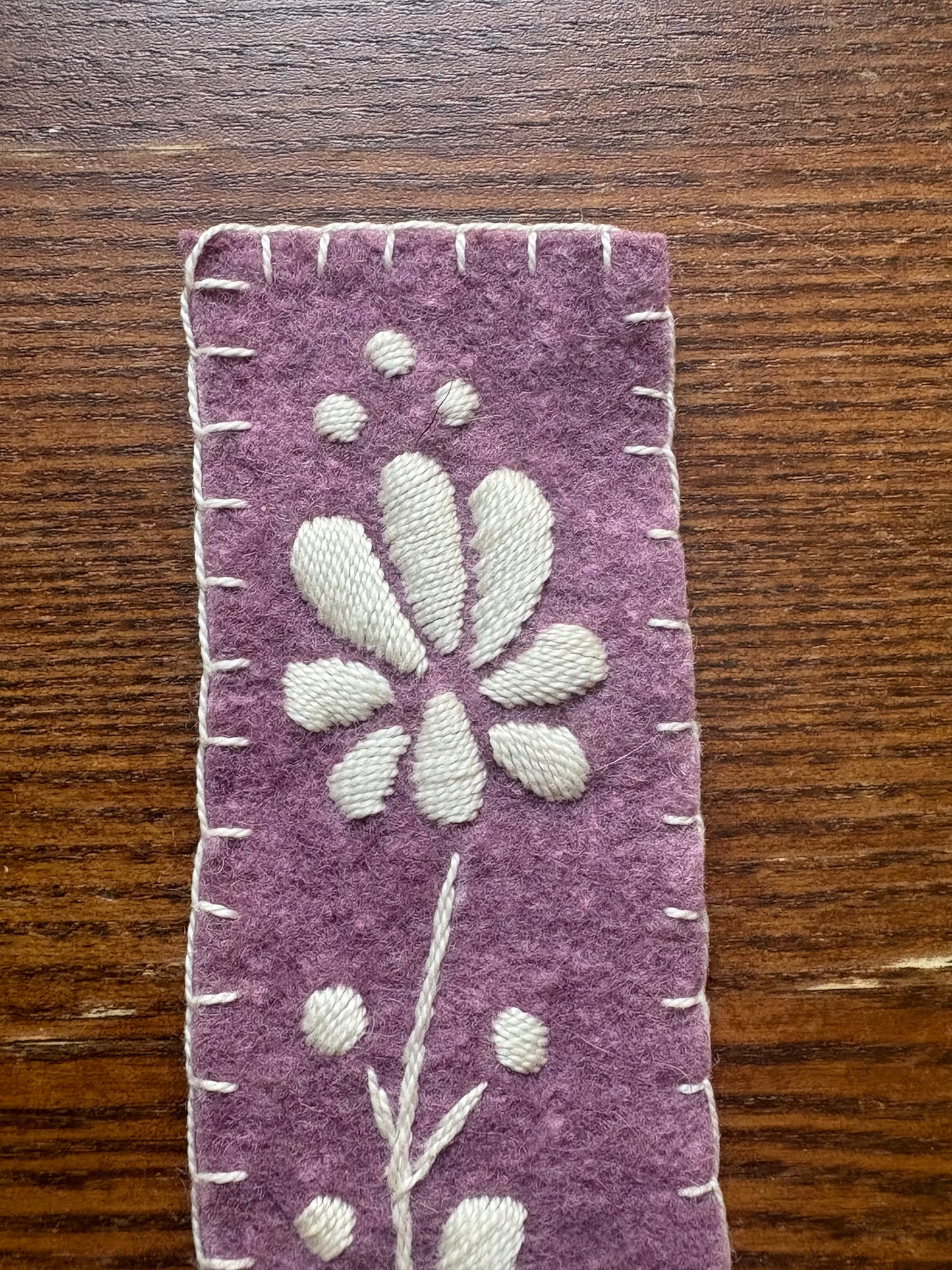 Lila Bookmarker