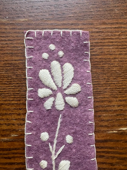Lila Bookmarker